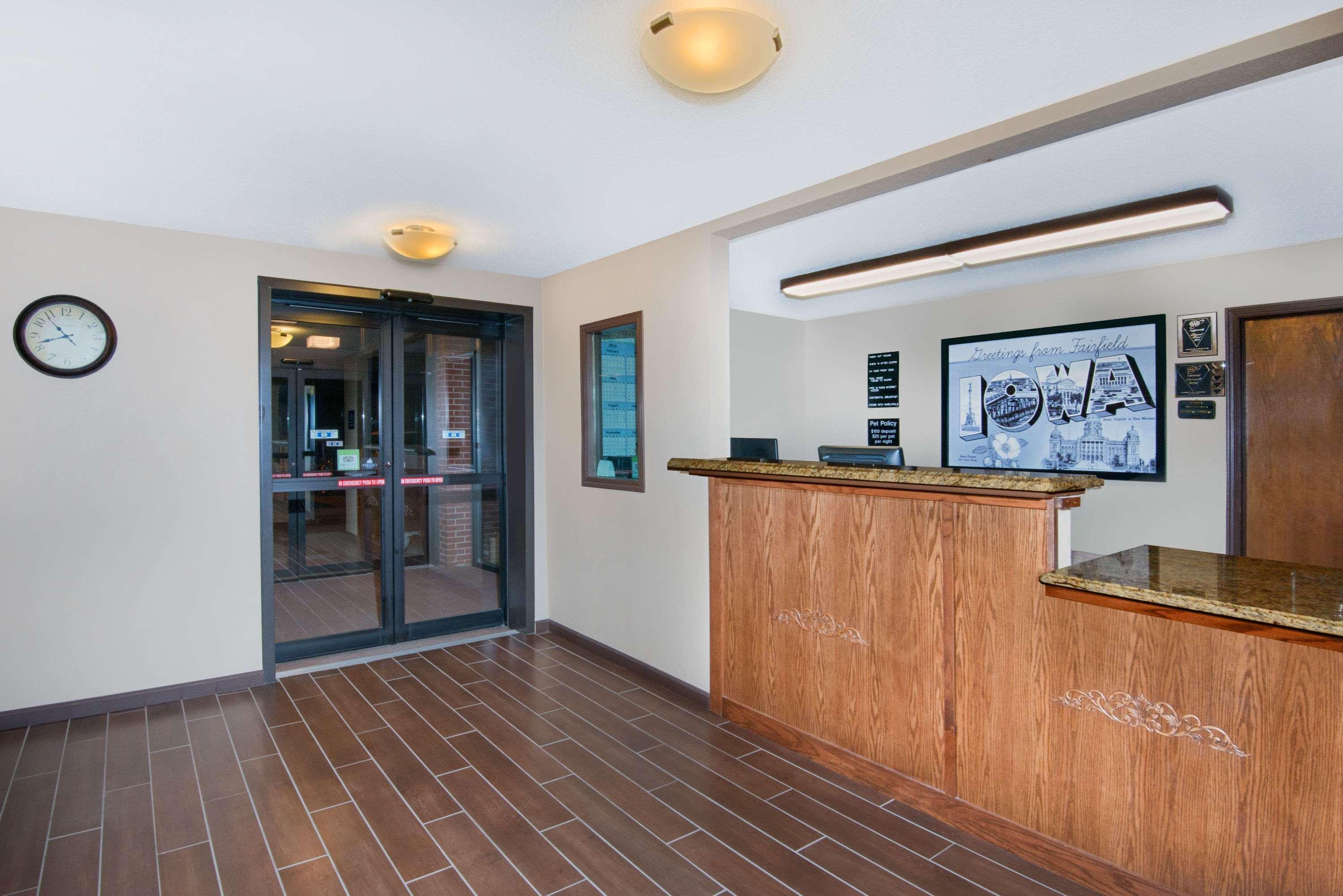 Super 8 By Wyndham Fairfield Hotel Exterior photo