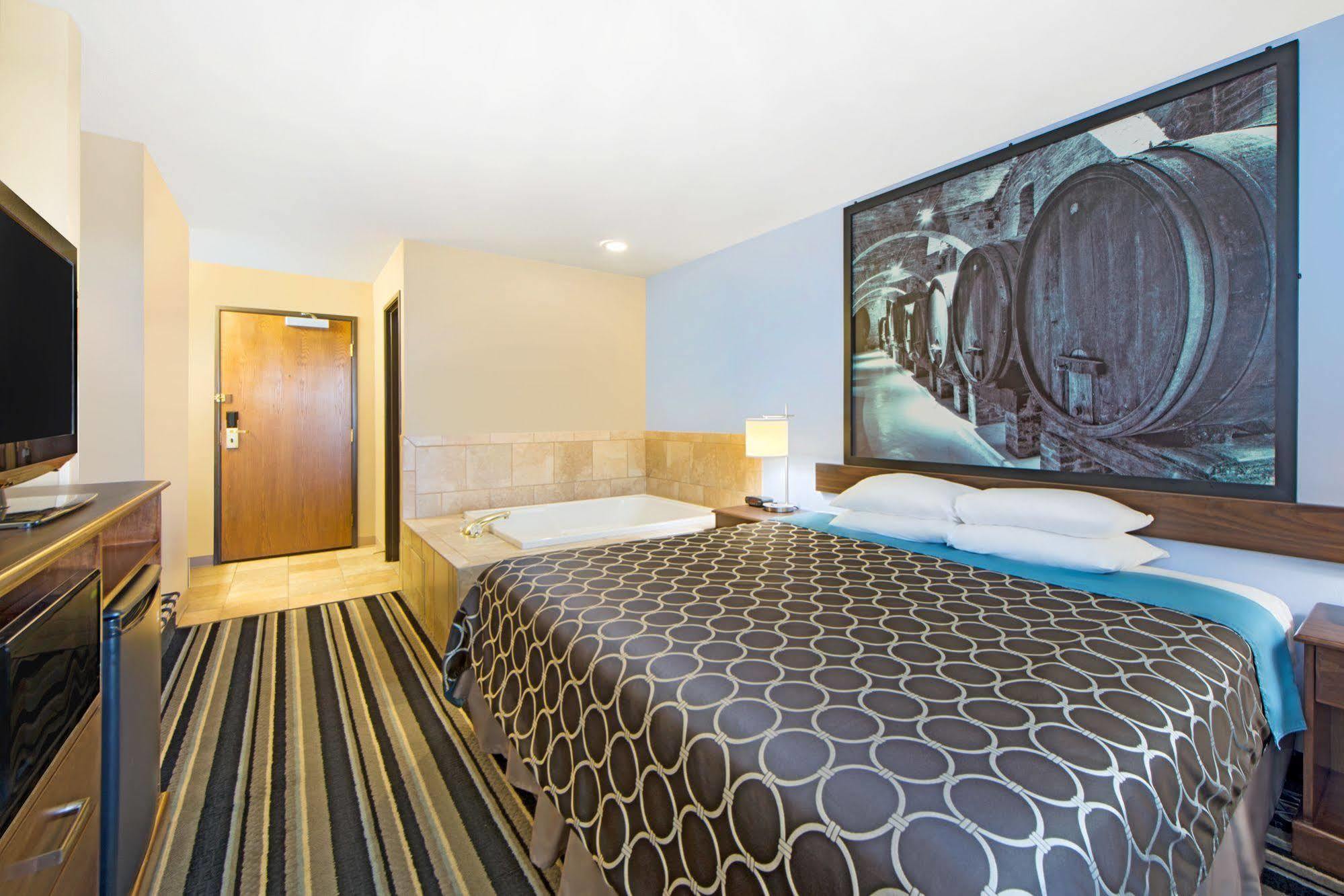 Super 8 By Wyndham Fairfield Hotel Exterior photo